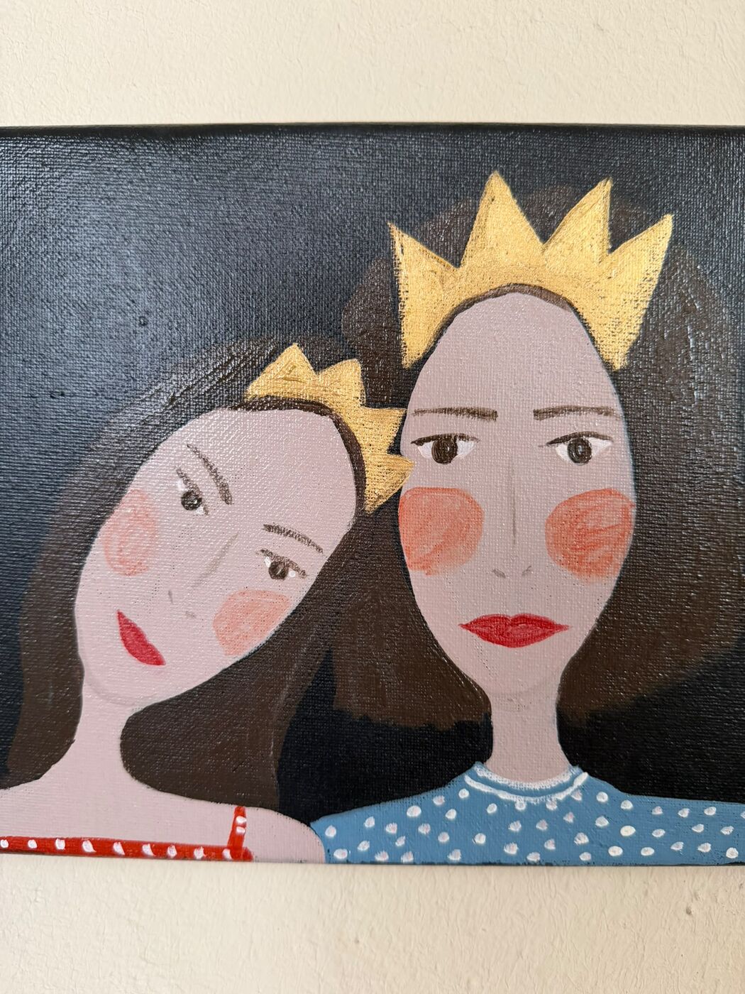 Due donne con la corona — foto 1