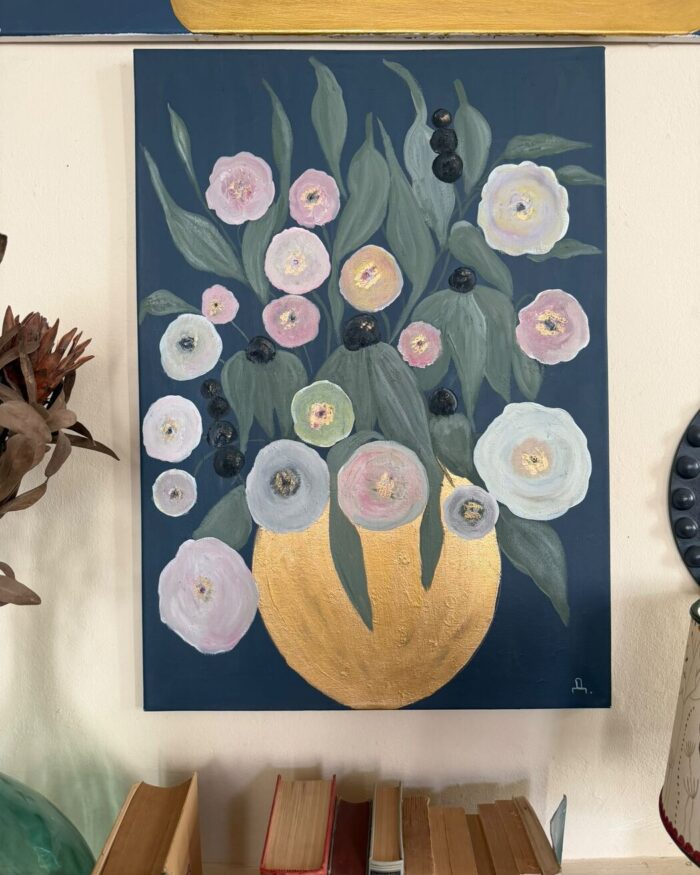 Fiori in vaso — fondo blu notte